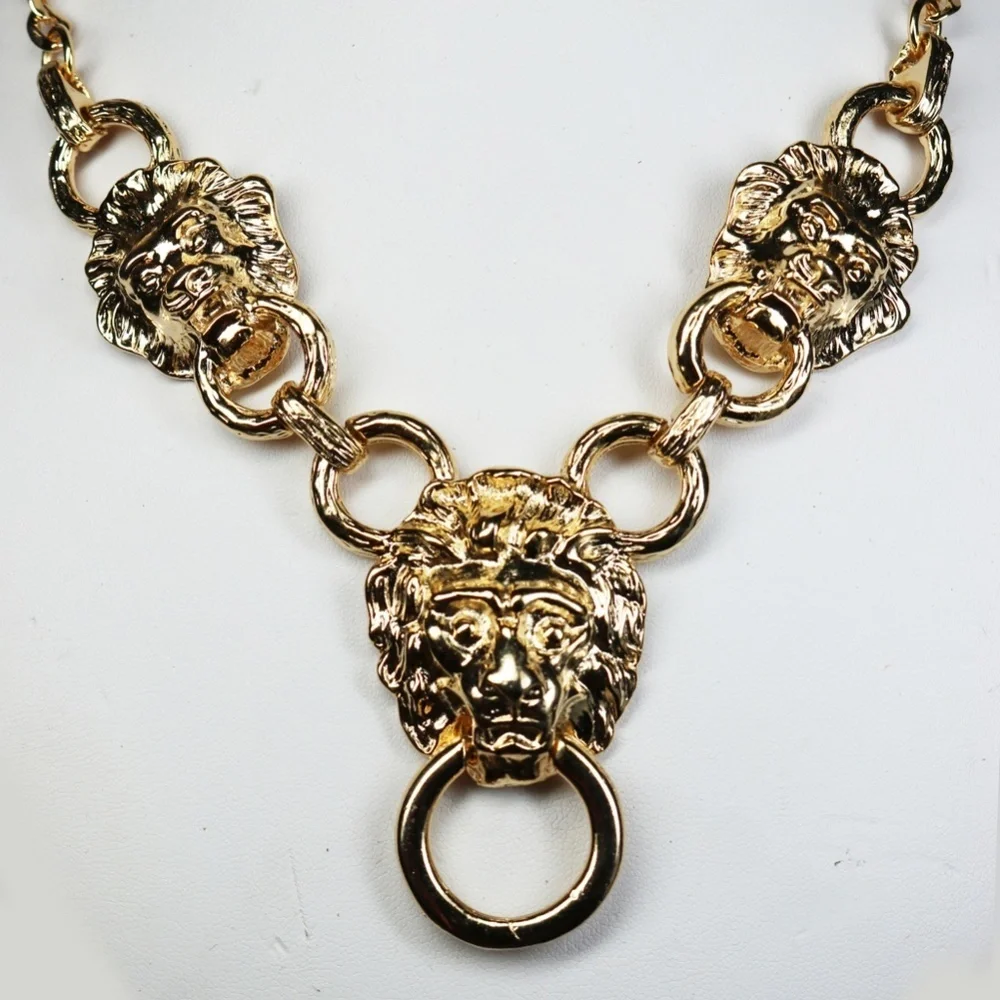 โจ VINTAGE KJL Lion's Head Doorknocker Earrings ๐ - Picture 13 of 16